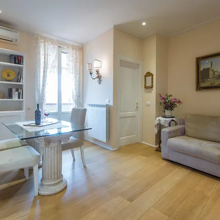 Efeso Lägenhet Florens